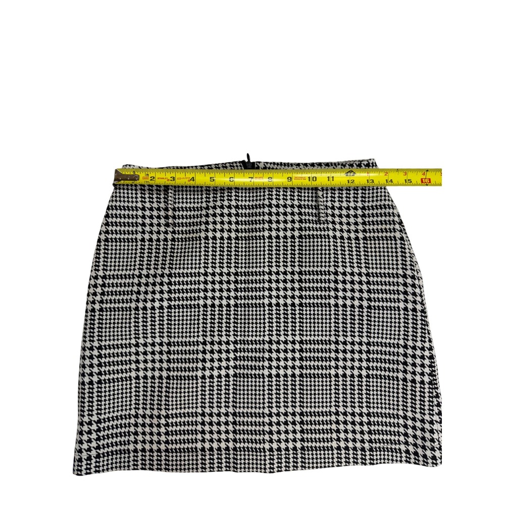 Boohoo Dark Academia Black White Houndstooth Glen Plaid Mini Skirt - Picture 3 of 5